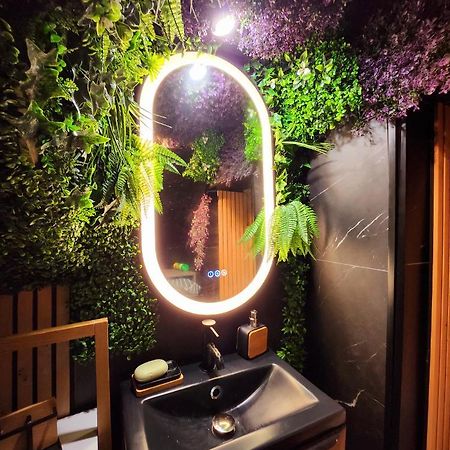 Jungle House Avec Jacuzzi A 10 Min De Disneyland -Taille Chambre- Conde-Sainte-Libiaire Exterior foto