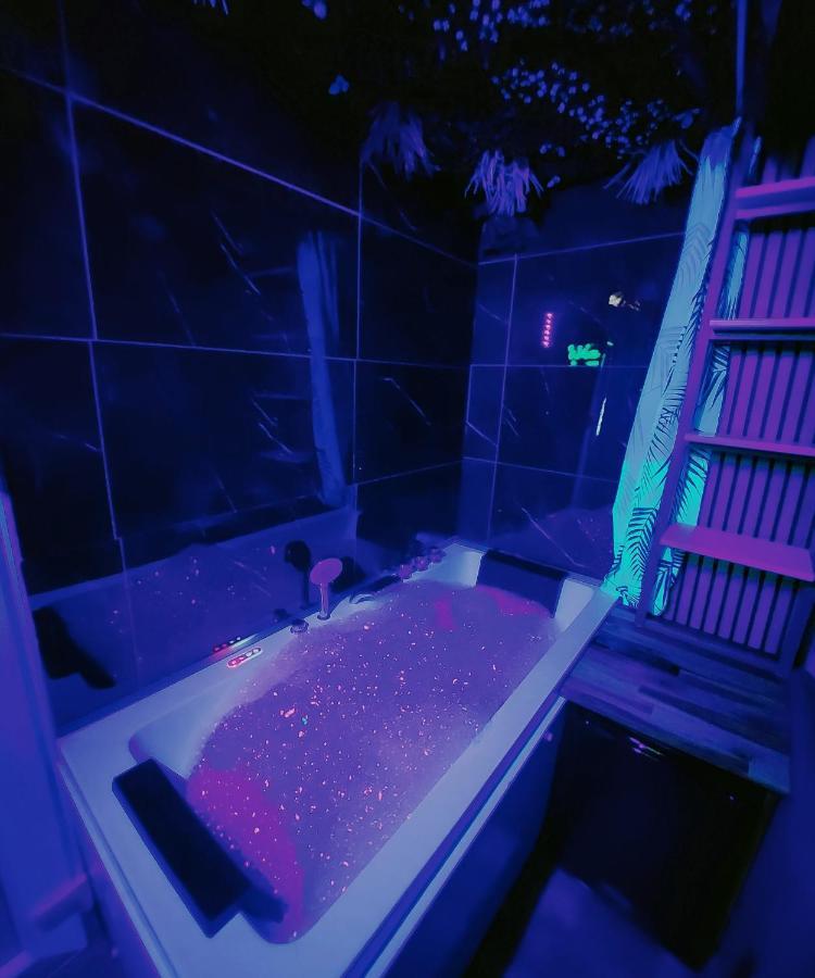 Jungle House Avec Jacuzzi A 10 Min De Disneyland -Taille Chambre- Conde-Sainte-Libiaire Exterior foto