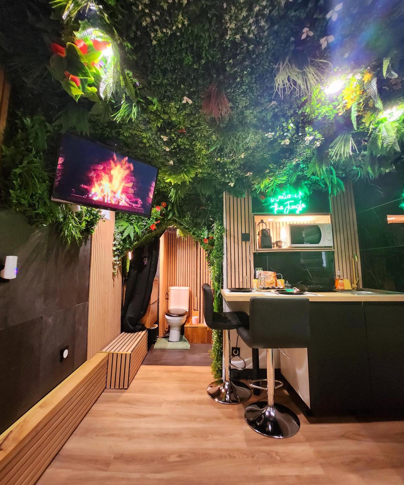 Jungle House Avec Jacuzzi A 10 Min De Disneyland -Taille Chambre- Conde-Sainte-Libiaire Exterior foto
